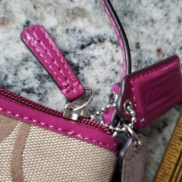 Coach Large Signature Wristlet - Picture 9 of 16